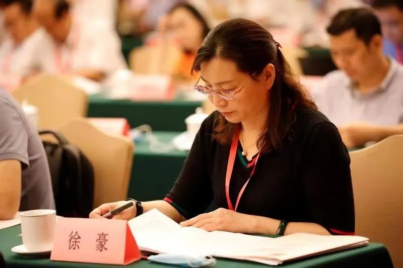 心連心集團規劃發(fā)展中心總監徐豪榮獲“新鄉市五一巾幗獎?wù)隆?></div>
                                    </div>
                                </a>
                            </li><li>
                                <a href=